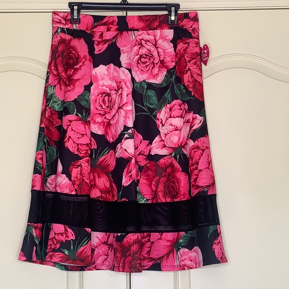 Pink and black flowered skirt w mesh detail